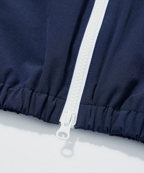 penguin BY MUNSINGWEAR(ペンギン バイ マンシングウェア)の「STYLE 2250 Nylon stretch jacket(ナイロンジャケット・メンズ・ネイビー/グリーン/レッド/ブラック・M/L/XL)」の11枚目の写真