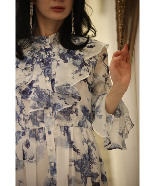 cawaii(カワイイ)の「ロココな世界が広がるトワルドジュイ柄エアリーロングワンピース(ワンピース・レディース・ブルー・FREE)」の17枚目の写真