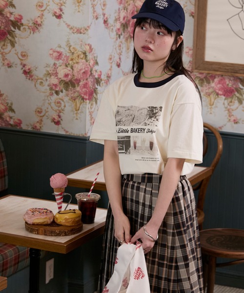 forksy.（フォルクシー）の「【The Little BAKERY TOKYO × forksy.】アソート柄 ロゴ / フォトプリント リンガー半袖TEE（Tシャツ/カットソー・レディース・ピンク/アイボリー/ネイビー/杢グレー・FREE）」の6枚目の写真