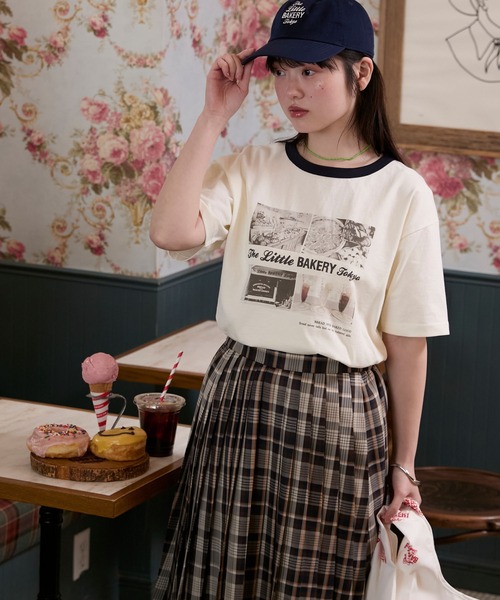 forksy.（フォルクシー）の「【The Little BAKERY TOKYO × forksy.】アソート柄 ロゴ / フォトプリント リンガー半袖TEE（Tシャツ/カットソー・レディース・ピンク/アイボリー/ネイビー/杢グレー・FREE）」の8枚目の写真