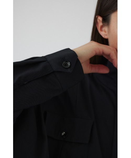 RIM.ARK（リムアーク）の「Balloon trench CT バルーントレンチコート（トレンチコート・レディース・ベージュ/ブラック・38/36）」の12枚目の写真