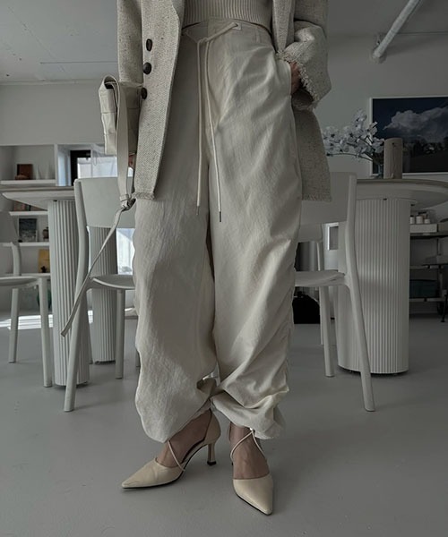 WILLFULLY（ウィルフリー）の「side gather drawstring PT（その他パンツ・レディース・ブラック/ストーン/ホワイト系その他・FREE）」の4枚目の写真