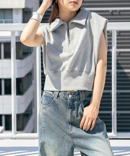 KBF（ケイビーエフ）の「ショルダータックZIPスウェット（スウェット・レディース・グレー系その他/ブラウン/ネイビー・ONE）」の2枚目の写真