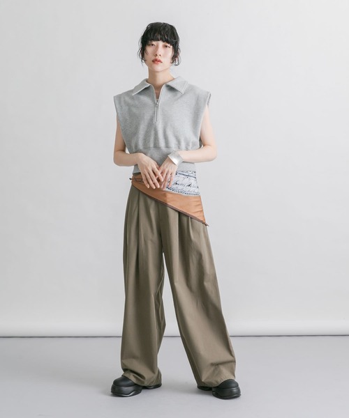 KBF（ケイビーエフ）の「ショルダータックZIPスウェット（スウェット・レディース・グレー系その他/ブラウン/ネイビー・ONE）」の12枚目の写真