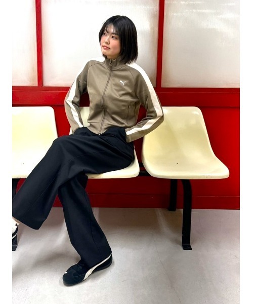 PUMA(プーマ)の「PUMA プーマ ウィメンズ T7 オールウェイズ オン ショート トラック ジャケ(ジャージ・レディース・ベージュ系その他/ブラック・MEDIUM/LARGE/X-LARGE/SMALL)」の3枚目の写真