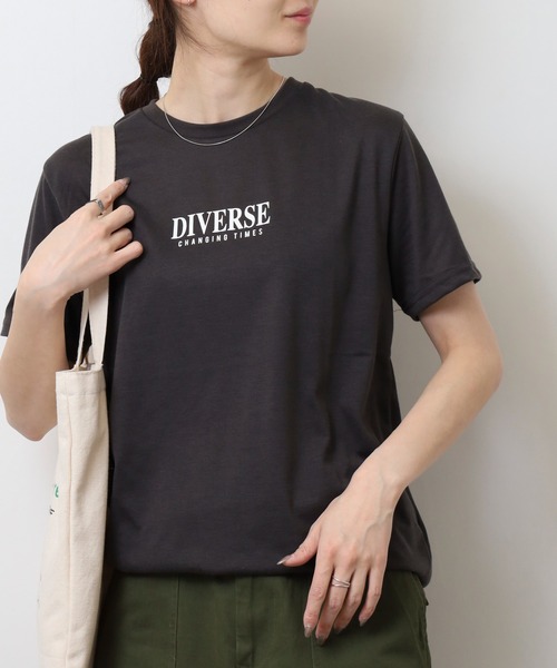 FUNALIVE(ファンアライブ)の「ミニロゴTシャツ 吸水速乾 UVカット(Tシャツ/カットソー・メンズ・ホワイト/サーモンピンク/スミクロ/ネイビー/ミント/ブラック/グレイッシュベージュ/ブラック系その他2/オリーブ/ブルー/オフホワイト/ブラック系その他3・M/L/LL)」の4枚目の写真