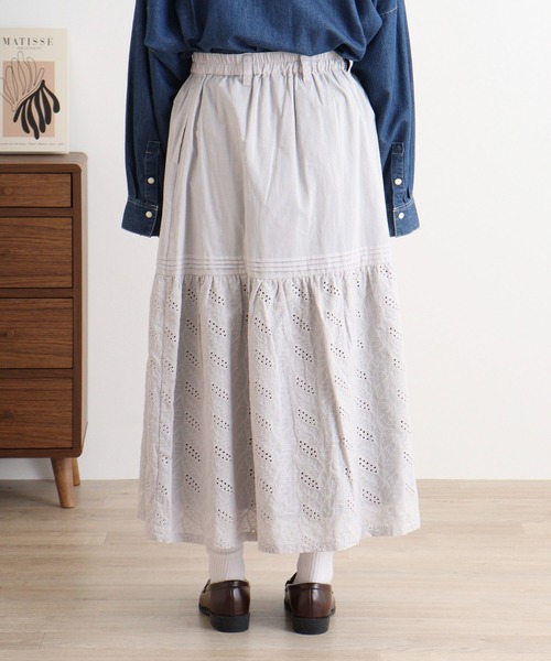 Emago(イマゴ)の「EMAGO 透かし刺繍スカート(スカート・レディース・グレー/ラベンダー/グリーン・FREE)」の7枚目の写真