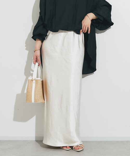 un dix cors(アンディコール)の「《ソフトな艶やかさで上品見え》ビンテージサテンスカート(スカート・レディース・ブラック/アイボリー/カーキ・FREE/S)」の2枚目の写真