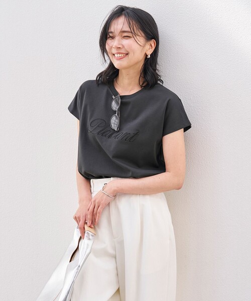UNFILO(アンフィーロ)の「【新色追加】BEAUTY FORM-Tコットン ロゴフレンチT(Tシャツ/カットソー・レディース・ホワイト系2/ホワイト系1/ライトグレー系1/ベージュ系1/ネイビー系1/グレー系1/ホワイト系3/ライトグレー系2/ダークブラウン系3/ブラック系2・X-LARGE/XX-LARGE)」の13枚目の写真