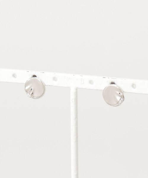 VENDOME AOYAMA(ヴァンドーム青山)の「シルバー ダイヤモンド ピアス(ピアス(両耳用)・レディース・シルバー・ONE SIZE)」の4枚目の写真