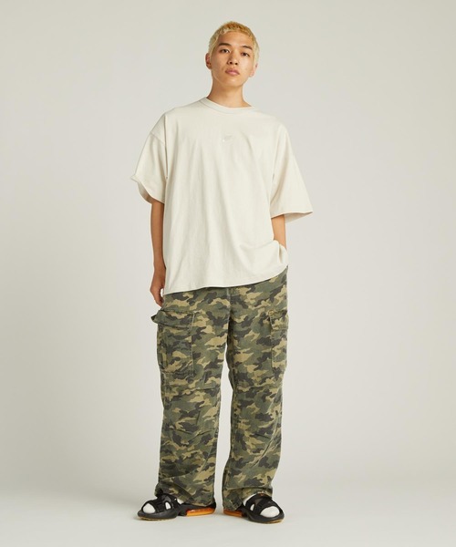 NIKE(ナイキ)の「ナイキ スポーツウェア プレミアム エッセンシャル メンズ オーバーサイズド Tシャツ / Nike Sportswear Premium Essentials Men's Oversized T-Shirt HF9607-072 Light Bone(Tシャツ/カットソー・メンズ・オフホワイト・XL/2XL/S/L/M)」の7枚目の写真