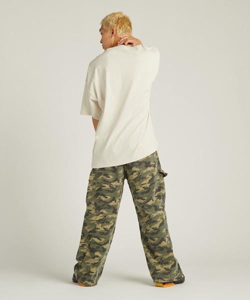 NIKE(ナイキ)の「ナイキ スポーツウェア プレミアム エッセンシャル メンズ オーバーサイズド Tシャツ / Nike Sportswear Premium Essentials Men's Oversized T-Shirt HF9607-072 Light Bone(Tシャツ/カットソー・メンズ・オフホワイト・XL/2XL/S/L/M)」の9枚目の写真