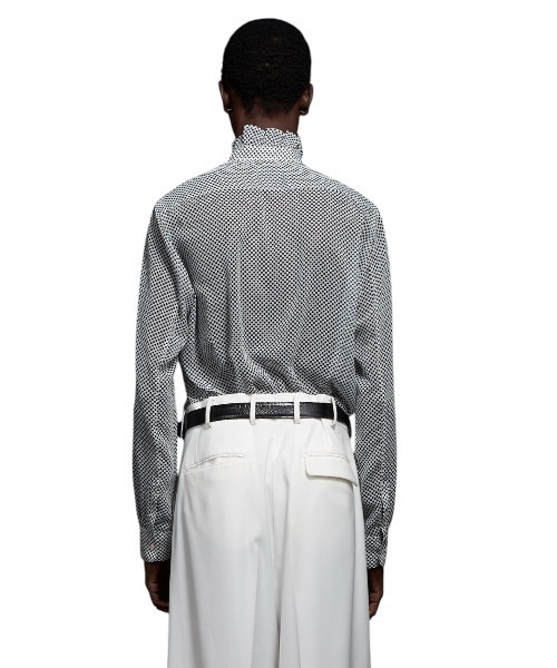 GalaabenD（ガラアーベント）の「Over Dots Hi Neck Frill Shirt オーバードットネックフリルシャツ（シャツ/ブラウス・メンズ・ブラック/ホワイト・46/48/44）」の5枚目の写真