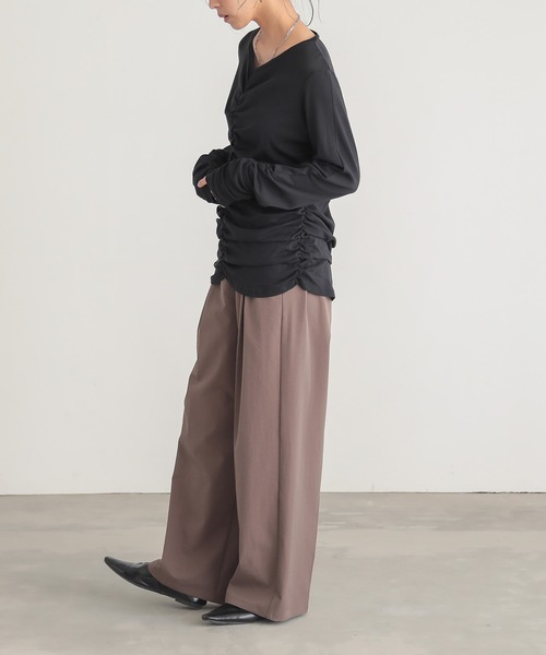 for/c(フォーシー)の「シャーリングシアートップス【サスティナブル】(Tシャツ/カットソー・レディース・ブラック/オフホワイト/ブルー・M/L)」の9枚目の写真