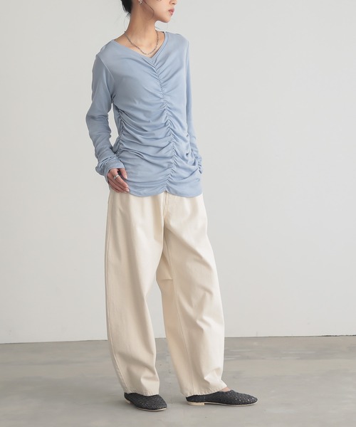 for/c(フォーシー)の「シャーリングシアートップス【サスティナブル】(Tシャツ/カットソー・レディース・ブラック/オフホワイト/ブルー・M/L)」の15枚目の写真