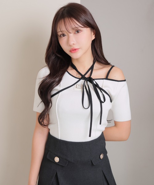 LIPSERVICE(リップサービス)の「プレートチョーカーハーフニット(ニット/セーター・レディース・ブラック/ホワイト/ピンク・FREE)」の2枚目の写真