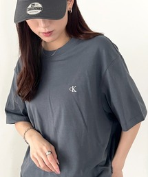 Calvin Klein(カルバン・クライン)/CK ワンポイント モノグラム ロゴ刺繍 クルーネック 半袖 Tシャツ/SS EASY MONOGRAM TEE