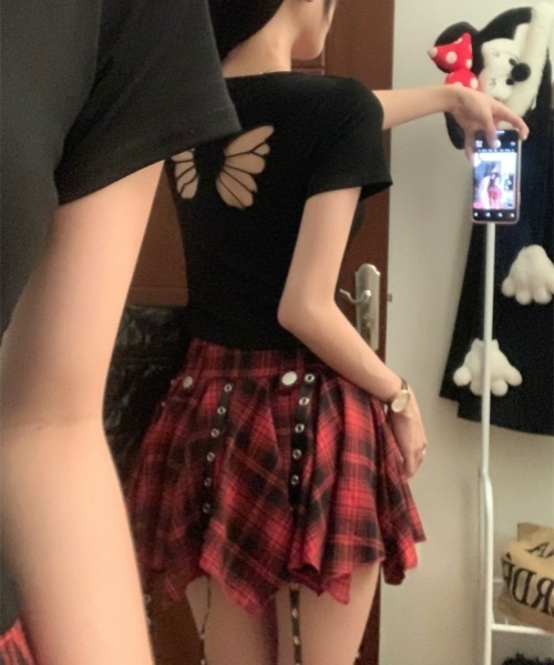 gossip！ロサンゼルス（ゴシップロサンゼルス）の「Y2KバタフライカットアウトバックUネックTシャツ（パッド付き）（Tシャツ/カットソー・レディース・ブラック/ホワイト/レッド・FREE）」の12枚目の写真
