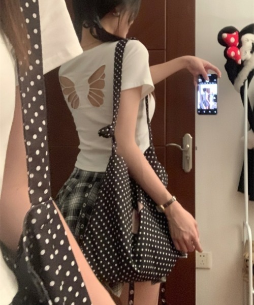 gossip！ロサンゼルス（ゴシップロサンゼルス）の「Y2KバタフライカットアウトバックUネックTシャツ（パッド付き）（Tシャツ/カットソー・レディース・ブラック/ホワイト/レッド・FREE）」の19枚目の写真