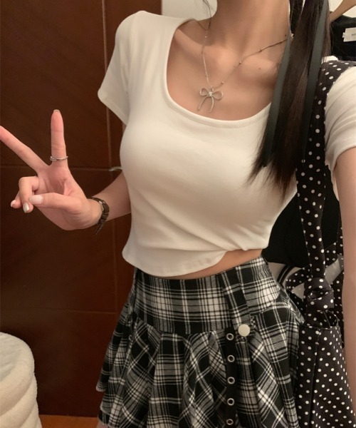 gossip！ロサンゼルス（ゴシップロサンゼルス）の「Y2KバタフライカットアウトバックUネックTシャツ（パッド付き）（Tシャツ/カットソー・レディース・ブラック/ホワイト/レッド・FREE）」の22枚目の写真