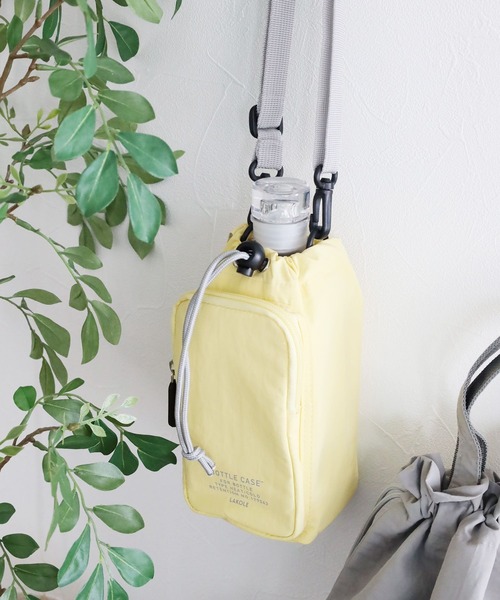 LAKOLE（ラコレ）の「ポケット付きボトルケース / 287227（水筒・レディース・グリーン/グレー/アイボリー/ダークグレー/イエロー・FREE）」の5枚目の写真