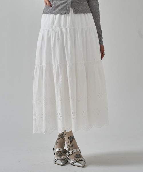 apres jour mignon(アプレジュールミニョン)の「コットンレースティアードミディスカート【ZOZOTOWN限定アイテム】(スカート・レディース・ホワイト系その他2/オフホワイト・フリー)」の2枚目の写真
