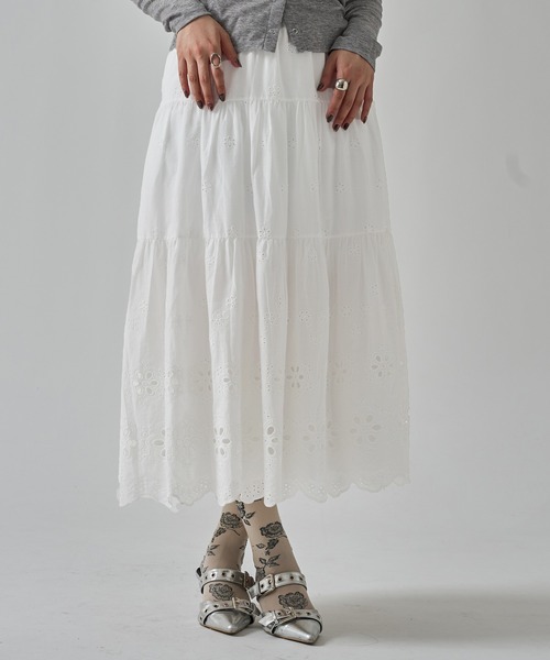 apres jour mignon(アプレジュールミニョン)の「コットンレースティアードミディスカート【ZOZOTOWN限定アイテム】(スカート・レディース・ホワイト系その他2/オフホワイト・フリー)」の7枚目の写真