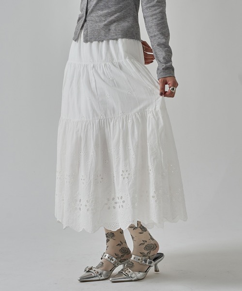 apres jour mignon(アプレジュールミニョン)の「コットンレースティアードミディスカート【ZOZOTOWN限定アイテム】(スカート・レディース・ホワイト系その他2/オフホワイト・フリー)」の8枚目の写真