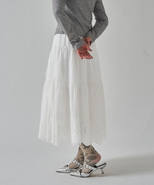 apres jour mignon(アプレジュールミニョン)の「コットンレースティアードミディスカート【ZOZOTOWN限定アイテム】(スカート・レディース・ホワイト系その他2/オフホワイト・フリー)」の9枚目の写真