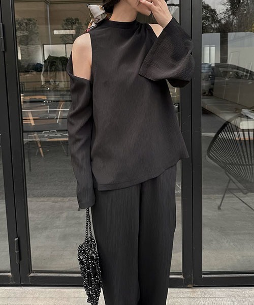 WILLFULLY(ウィルフリー)の「crepe hem slit relax PT(その他パンツ・レディース・ブラック/ブラウン/ホワイト系その他・FREE)」の5枚目の写真