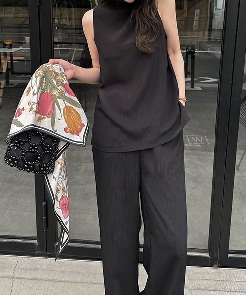 WILLFULLY(ウィルフリー)の「crepe hem slit relax PT(その他パンツ・レディース・ブラック/ブラウン/ホワイト系その他・FREE)」の7枚目の写真