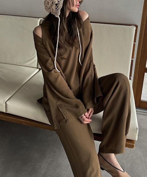 WILLFULLY(ウィルフリー)の「crepe hem slit relax PT(その他パンツ・レディース・ブラック/ブラウン/ホワイト系その他・FREE)」の10枚目の写真