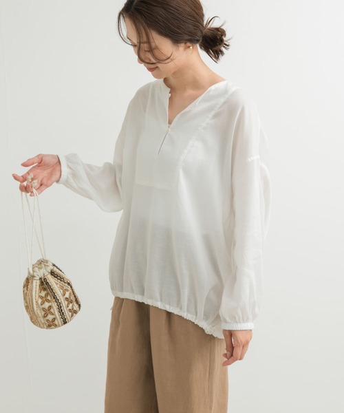 URBAN RESEARCH DOORS（アーバンリサーチドアーズ）の「リネンブレンドドロストチュニック（チュニック・レディース・オフホワイト/ナチュラル/スミクロ・MEDIUM）」の5枚目の写真