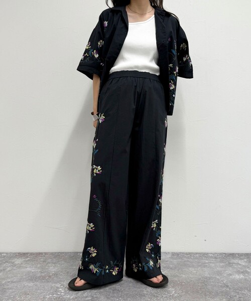fredy emue(フレディエミュ)の「《セットアップ対応》カラフル刺繍パンツ(その他パンツ・レディース・ブラック/オフホワイト・38)」の20枚目の写真