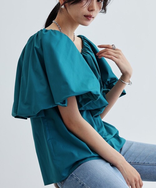 GALLEST（ギャレスト）の「ボリュームオフショルブラウス（シャツ/ブラウス・レディース・ホワイト/グリーン/ベージュ/ブラック・38）」の7枚目の写真