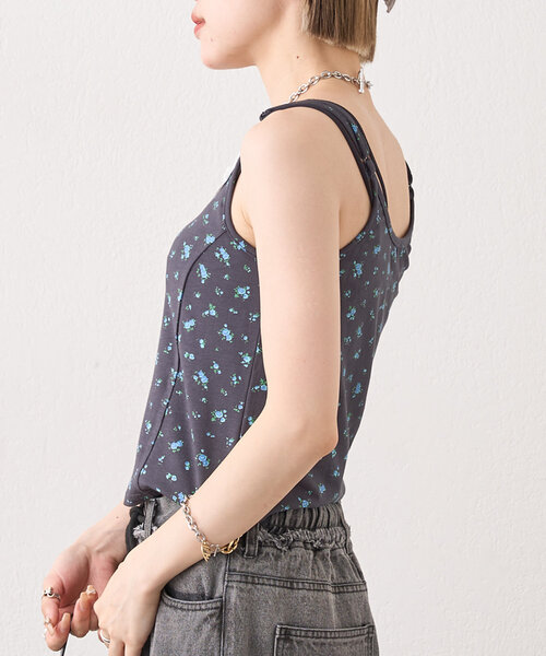 w closet（ダブルクローゼット）の「小花レースキャミ（キャミソール・レディース・アイボリー/チャコールグレー/グレー・FREE）」の12枚目の写真