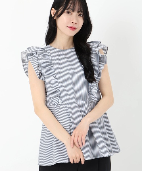 STRAWBERRY-FIELDS(ストロベリーフィールズ)の「シルキーストライプ_フリルスリーブペプラムブラウス(Tシャツ/カットソー・レディース・ネイビー系/ストライプ/ブラック・2)」の2枚目の写真
