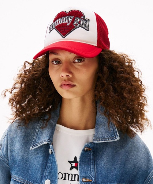 tommy jeans(トミー ジーンズ)の「トミーガールキャップ(キャップ・レディース・レッド・FREE)」の1枚目の写真