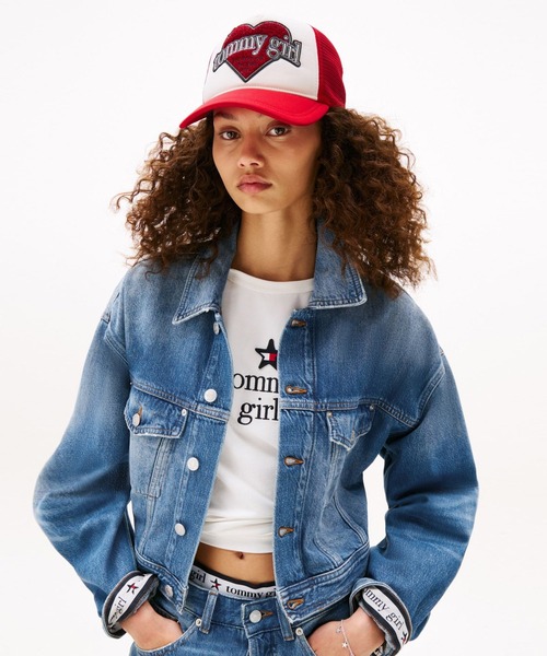 tommy jeans(トミー ジーンズ)の「トミーガールキャップ(キャップ・レディース・レッド・FREE)」の2枚目の写真