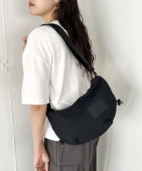 THE NORTH FACE（ザノースフェイス）の「国内未発売 THE NORTH FACE(ザ・ノースフェイス)/ショルダーバッグ クロス ボディバッグ 斜めがけ/W NEVER STOP CROSSBODY（ショルダーバッグ・レディース・カーキ/ブラック/グレイッシュベージュ・FREE）」の13枚目の写真