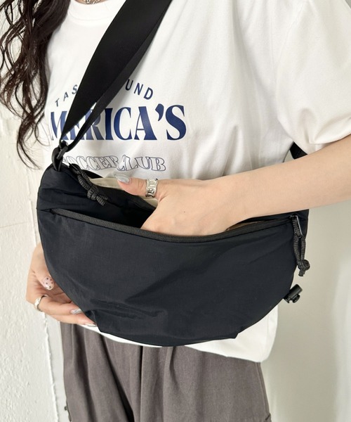 THE NORTH FACE（ザノースフェイス）の「国内未発売 THE NORTH FACE(ザ・ノースフェイス)/ショルダーバッグ クロス ボディバッグ 斜めがけ/W NEVER STOP CROSSBODY（ショルダーバッグ・レディース・カーキ/ブラック/グレイッシュベージュ・FREE）」の6枚目の写真