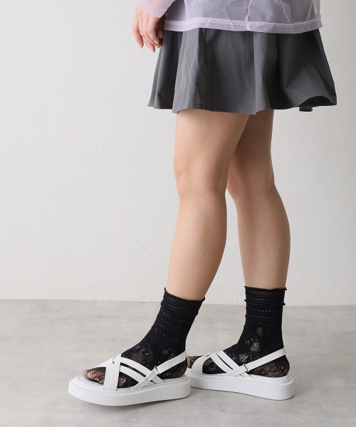 DEMETER(デメテル)の「軽量厚底 クロスデザイン ストラップサンダル(サンダル・レディース・ブルー系その他/ブラック/ホワイト・LL/L/M/S)」の5枚目の写真