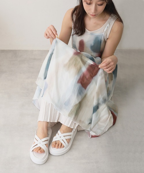 DEMETER(デメテル)の「軽量厚底 クロスデザイン ストラップサンダル(サンダル・レディース・ブルー系その他/ブラック/ホワイト・LL/L/M/S)」の8枚目の写真