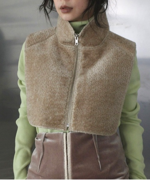 Ameri（アメリ）の「BOA HIGH NECK BOLERO（カーディガン/ボレロ・レディース・ブラック/カーキ/グレイッシュベージュ・FREE）」の3枚目の写真