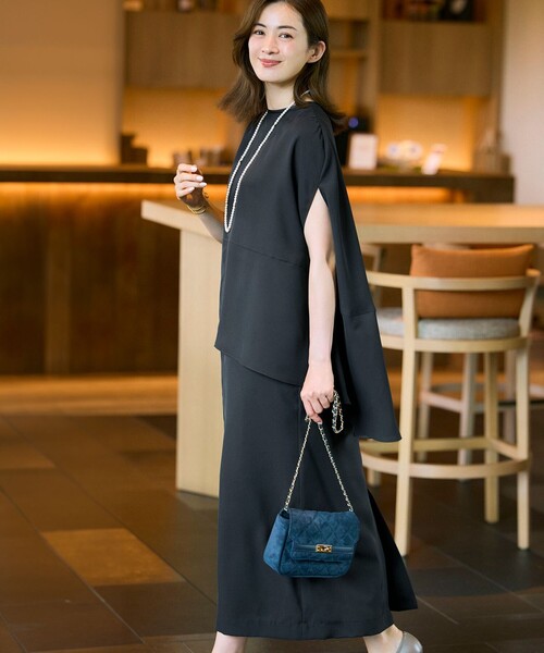 23区(ニジュウサンク)の「【一部店舗限定/UVカット/洗える】ライトウェイトツイル ケープ付き ワンピース(ワンピース・レディース・ブラック系/ブラウン系・38)」の21枚目の写真