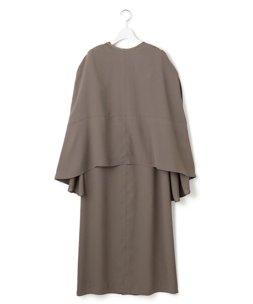 23区(ニジュウサンク)の「【一部店舗限定/UVカット/洗える】ライトウェイトツイル ケープ付き ワンピース(ワンピース・レディース・ブラック系/ブラウン系・38)」の3枚目の写真