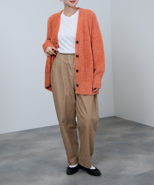 NAVY（ネイビー）の「ふわふわした柔らかな肌さわりのフェザーヤーンロングカーディガン（カーディガン/ボレロ・レディース・グリーン/ベージュ/オレンジ/チャコールグレー・FREE）」の18枚目の写真