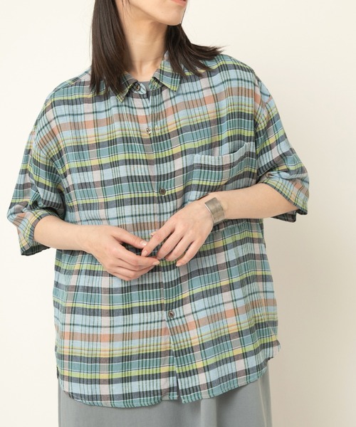 RNA-N(アールエヌエーエヌ)の「B2913 マドラスチェック半袖シャツ(シャツ/ブラウス・レディース・ブルー/オレンジ/ピンク・FREE)」の2枚目の写真