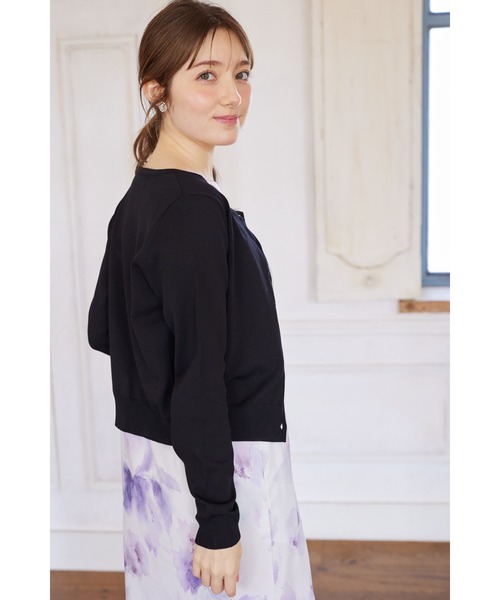 tocco closet(トッコ クローゼット)の「クリアビジュー釦カーディガン(Tシャツ/カットソー・レディース・ブラック/ピンクベージュ/オフホワイト/ブルー・M)」の14枚目の写真