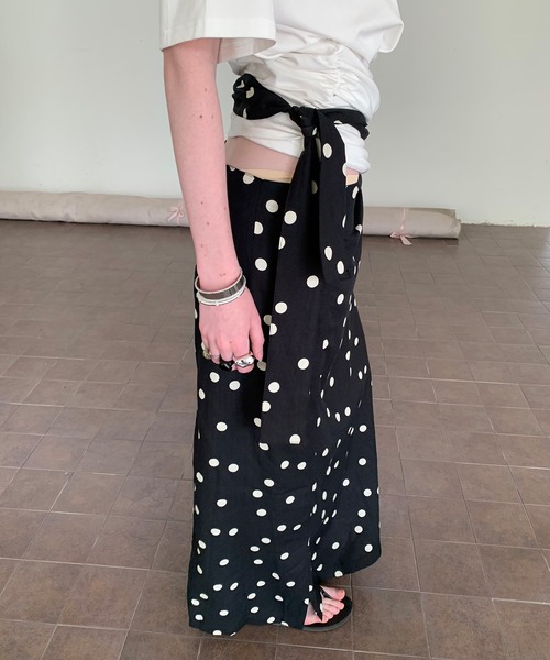 chuclla（チュクラ）の「【LONSLAN】リネン混 ウエストリボン ドットスカート CHLONW25s059（スカート・レディース・ブラック・S/M/L）」の12枚目の写真